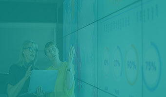 Managerinnen planen ein digitales Projekt