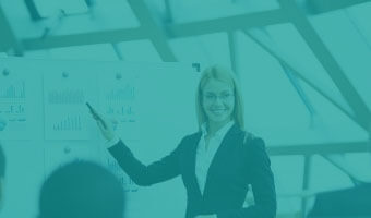 Personalmanagerin leitet eine Sitzung