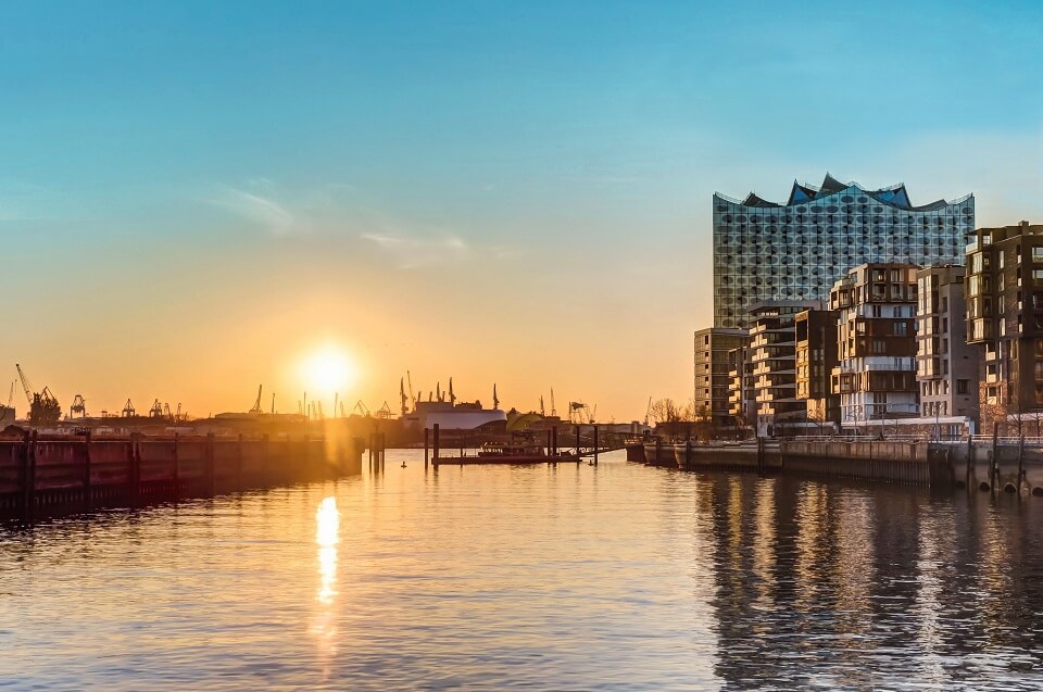 Blick von der KLU auf die Elbphilharmonie Blick von der KLU auf die Elbphilharmonie